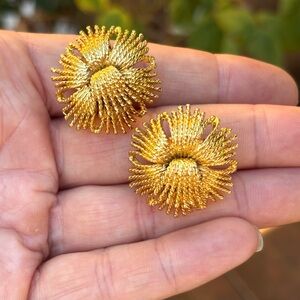 Gold Clip Earring Monet Cordelia Firework Starburst Textured Tassel Rope Vintage